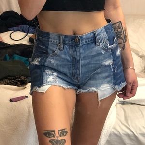 AMERICAN EAGLE HI-RISE FESTIVAL SHORTIE